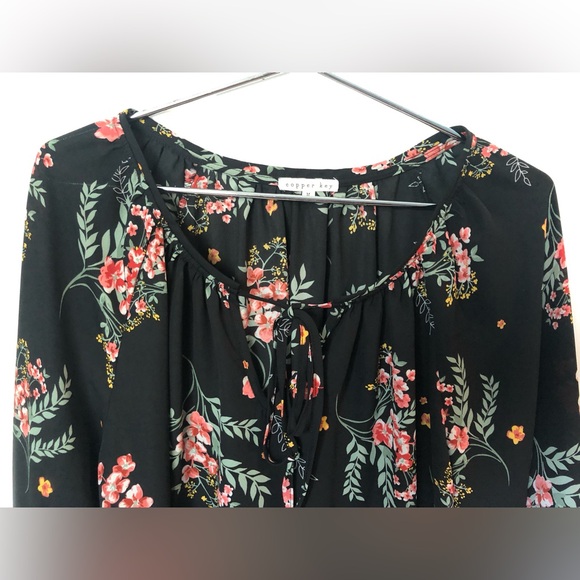 - Copper Key Boho Black Floral Bell Sleeve Blouse Tie Neck Drawstrings Size M - Picture 5 of 12